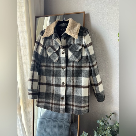 Mo-Ka by Sante Fe Apparel Women's Button-Front Long Sleeve Plaid Shacket Coat - Picture 2 of 5